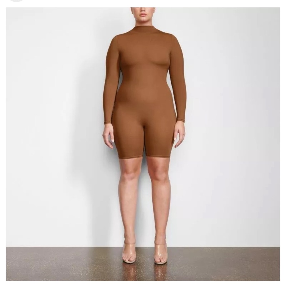 SKIMS All-in-One long sleeve Midthigh Bdysuit CARAMEL Size 4x